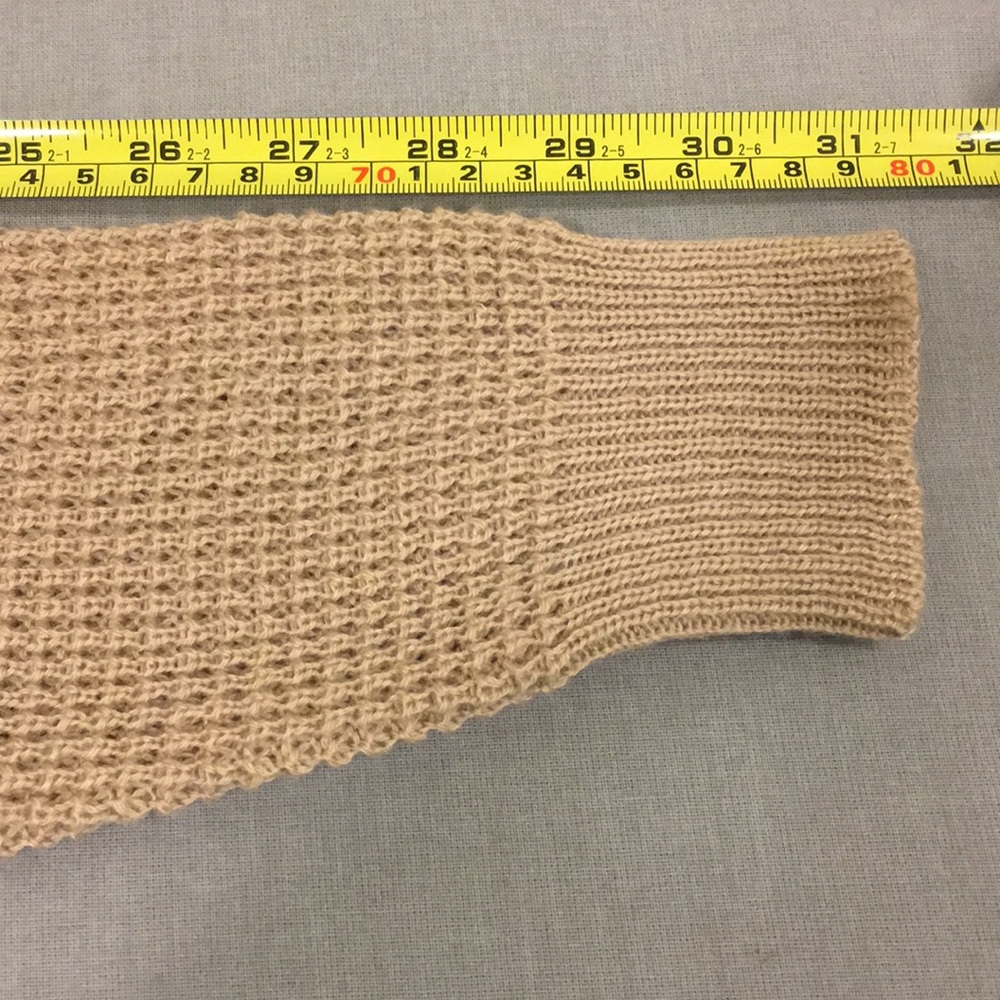 🛑LAST ONE -PRICE FIRM🛑 Lace Back Sweater oatmeal - Picture 7 of 8